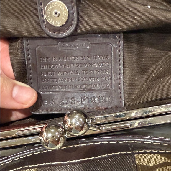 Coach Tan and Brown Kiss Lock Shoulder Bag - Picture 11 of 14